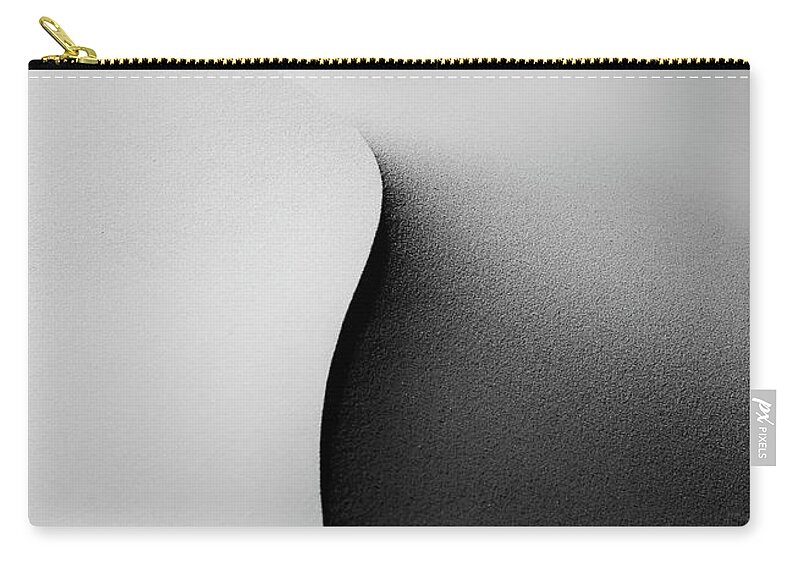 Tranquility Zip Pouch featuring the photograph Curves Of A Sand Dune In Death Valley by Steve Whiston - Fallen Log Photography