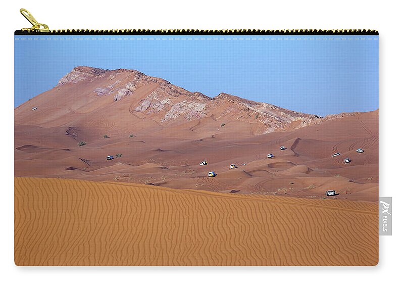 Tranquility Zip Pouch featuring the photograph Desert Safari In Dubai by Xu Jian