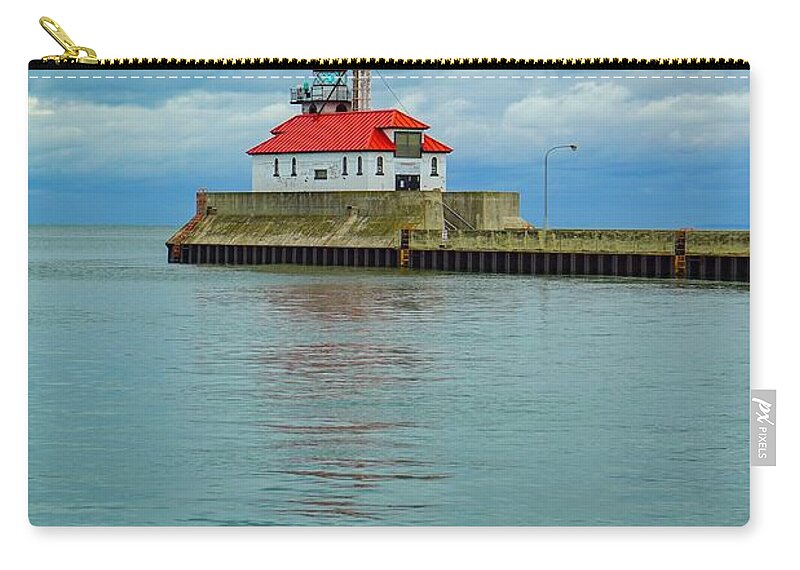 Lighthouse Zip Pouch featuring the photograph Duluth Lighthouse 2 by Susan Rydberg