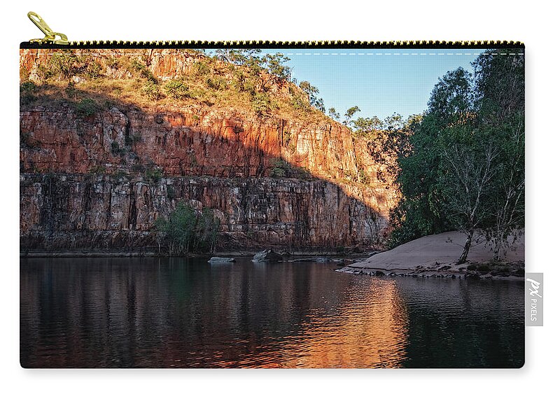 Katherine Gorge Zip Pouch featuring the photograph Evening Shadows by Catherine Reading