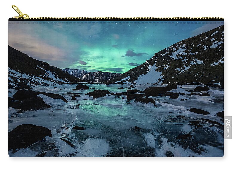 Aurora Zip Pouch featuring the photograph Gale-Force Aurora H by Tim Newton