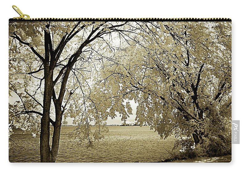 Photo Zip Pouch featuring the photograph Hopewell Shores 1 by Alan Hausenflock