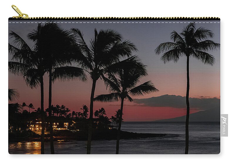 Hawaii Zip Pouch featuring the photograph Just Before the Dawn by G Lamar Yancy