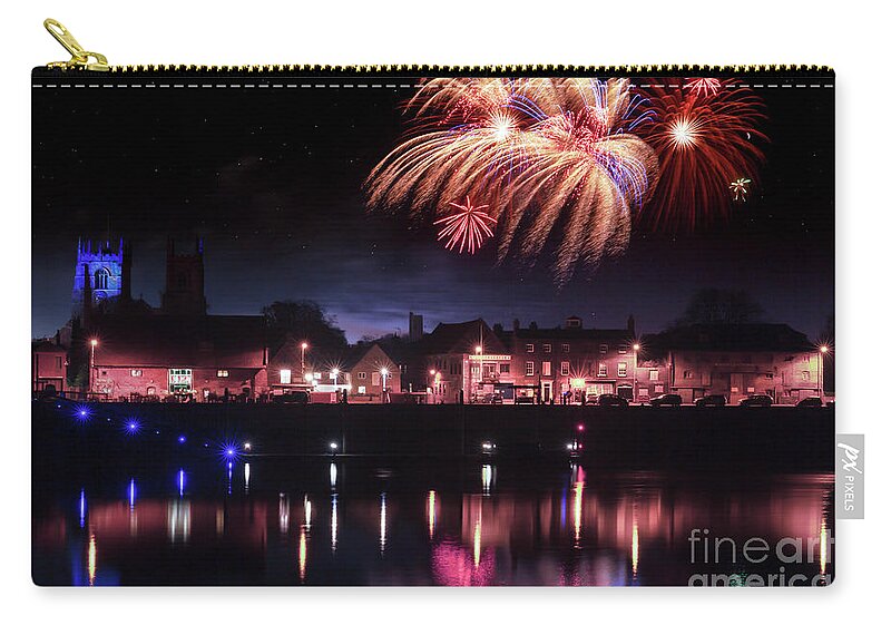 Fireworks Zip Pouch featuring the photograph Kings Lynn fireworks finale over the river Ouse by Simon Bratt