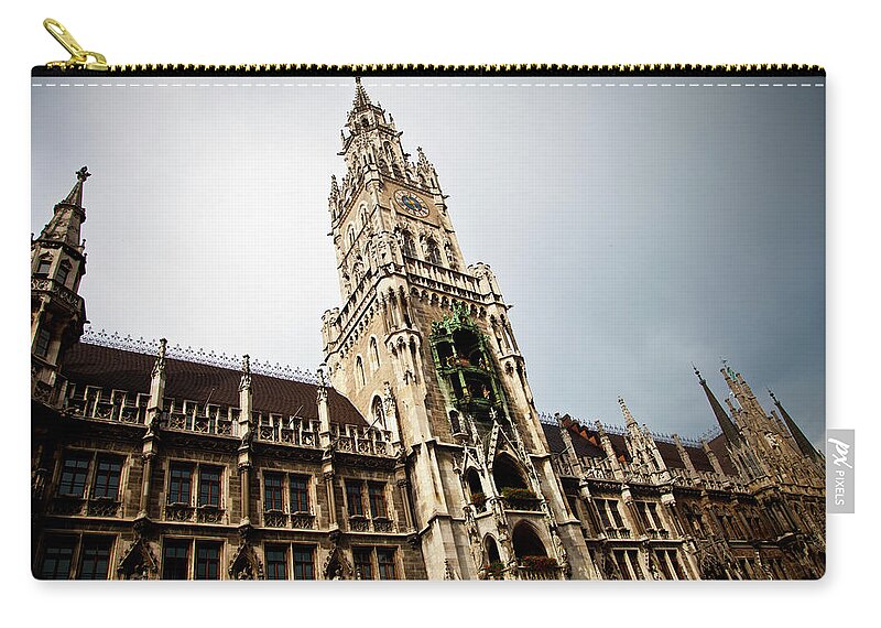 Gothic Style Zip Pouch featuring the photograph Marienplatz And Neues Rathaus, New City by Carlos Sanchez Pereyra