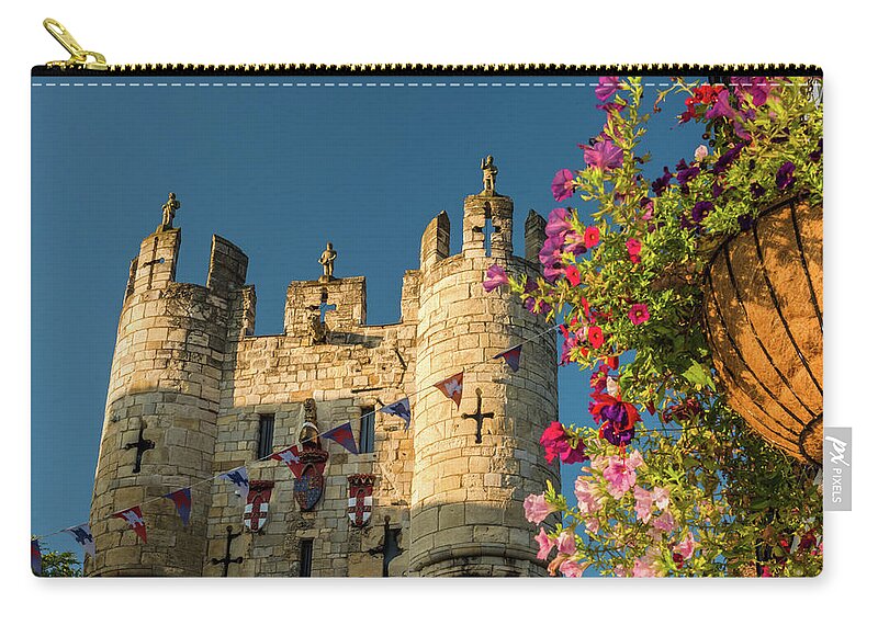 Micklegate Bar Zip Pouch featuring the photograph Micklegate Bar, York by David Ross