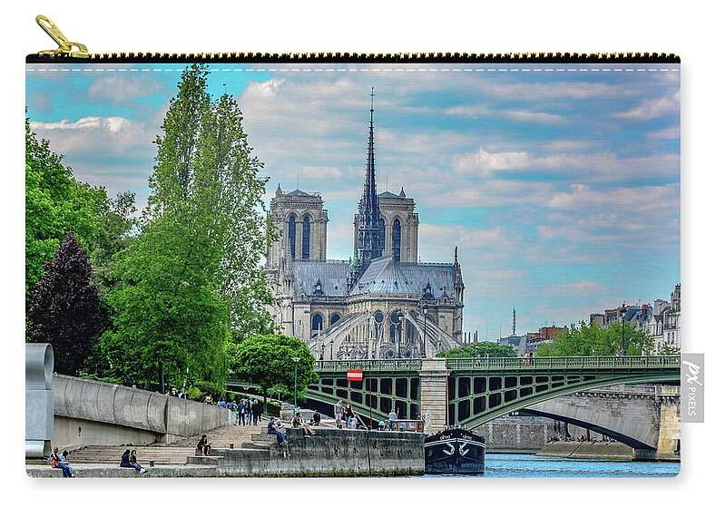 Notre Dame Zip Pouch featuring the photograph Notre Dame, Paris Beauty by Marcy Wielfaert