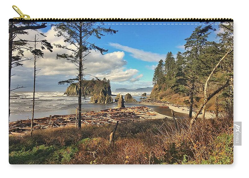 Seascape Zip Pouch featuring the photograph Ruby Beach by Jerry Abbott