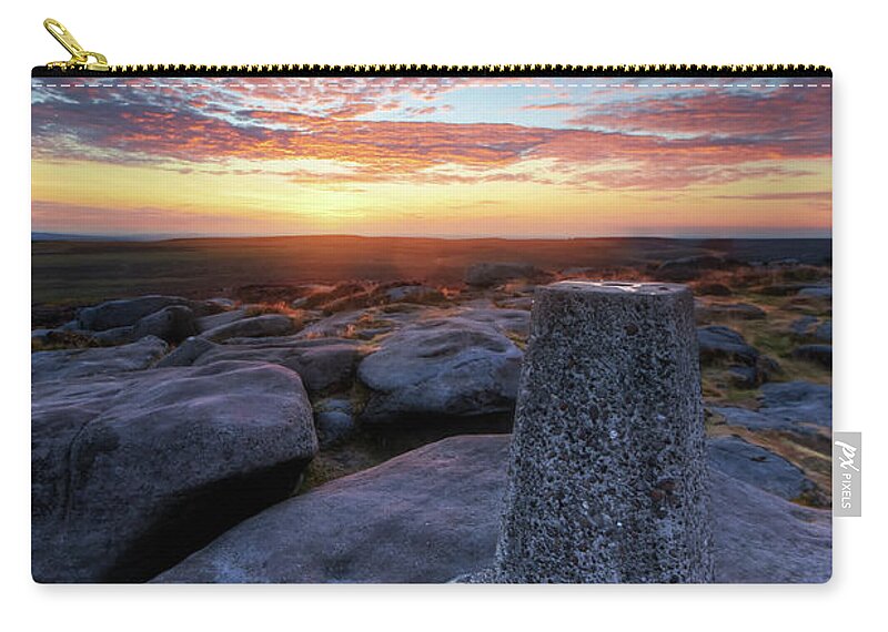 Photography Zip Pouch featuring the photograph Stanage Edge 4.0 by Yhun Suarez