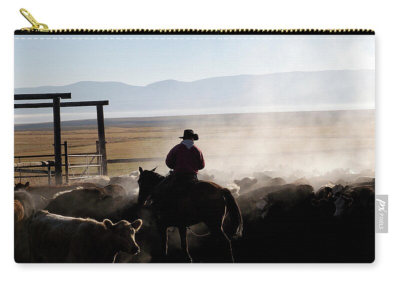Horse Zip Pouch featuring the photograph Steaming Cattle by Cgbaldauf