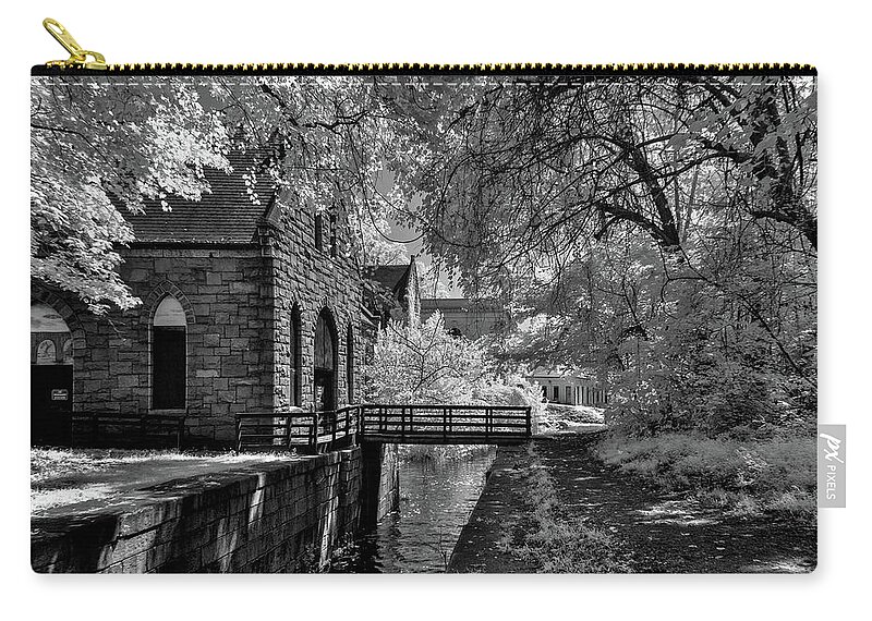  Carry-all Pouch featuring the photograph Summer in the South by John Roach
