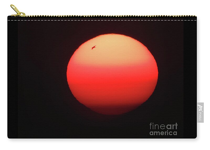 Sunrise Zip Pouch featuring the photograph Sunrise on the Outer Banks by Scott Cameron