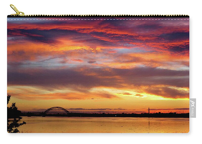Sunsets Carry-all Pouch featuring the photograph Sunset on the Delaware No. Two by Linda Stern