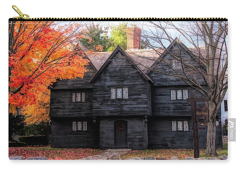 Salem Witch House Zip Pouch featuring the photograph The Salem Witch House by Jeff Folger