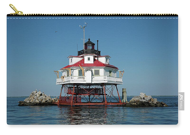 Thomas Point Zip Pouch featuring the photograph Thomas Point Shoal Light by Mark Duehmig