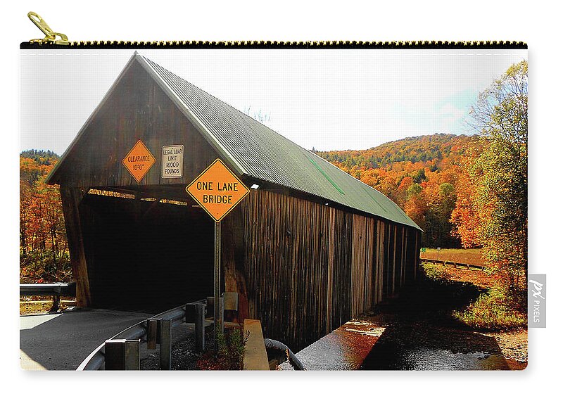 Covered Bridge Zip Pouch featuring the photograph Vermont Covered Bridge in Autumn by Linda Stern