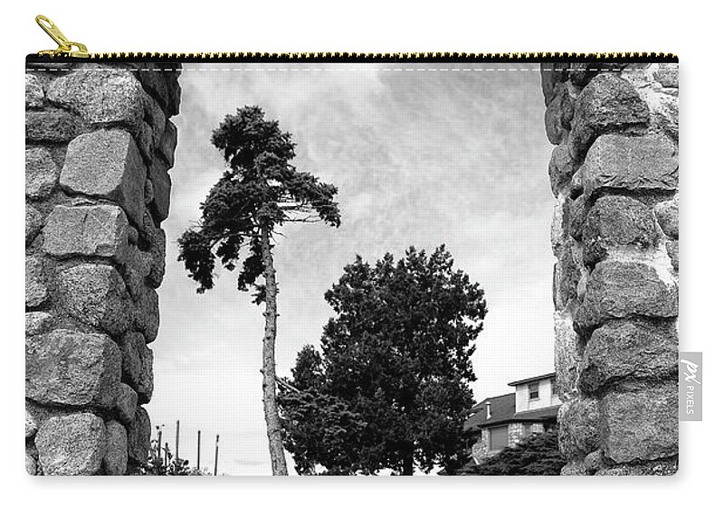 Black Zip Pouch featuring the photograph Welcome by Joe Geraci
