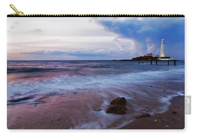 Whitley Zip Pouch featuring the photograph Saint Mary's Lighthouse at Whitley Bay #19 by Ian Middleton
