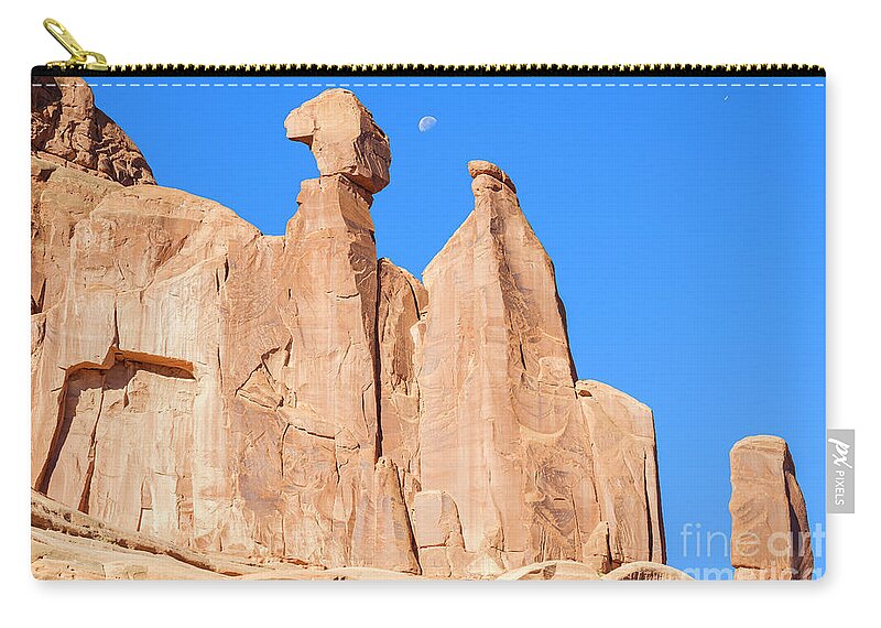 Arches National Park Zip Pouch featuring the photograph Arches National Park #36 by Raul Rodriguez