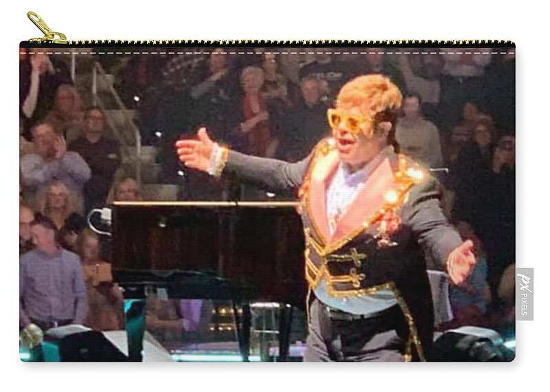 Elton Carry-all Pouch featuring the photograph A Legend Takes a Bow by Lee Darnell