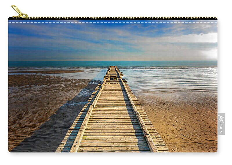 Sea Zip Pouch featuring the photograph A look at infinity by The P