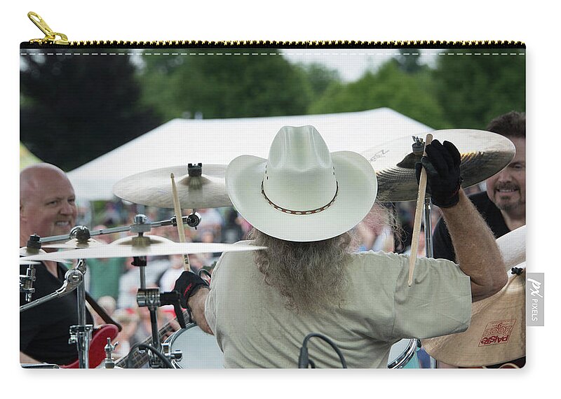Artimus Pyle Zip Pouch featuring the photograph Artimus Pyle from back stage by Alan Goldberg