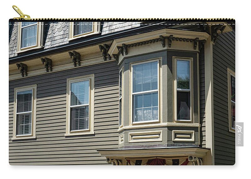 Boston Zip Pouch featuring the photograph Boston Townhouse by Bob Phillips