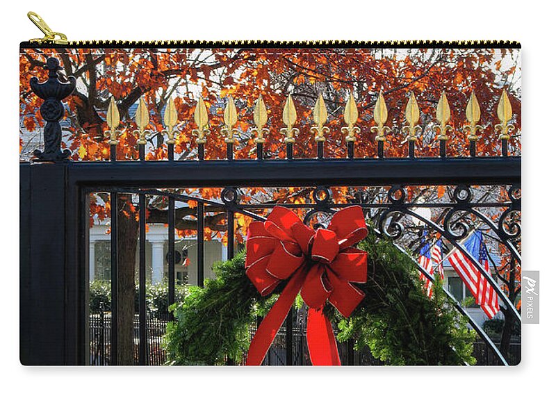 Christmas Zip Pouch featuring the photograph Christmas in Washington DC by William Kuta