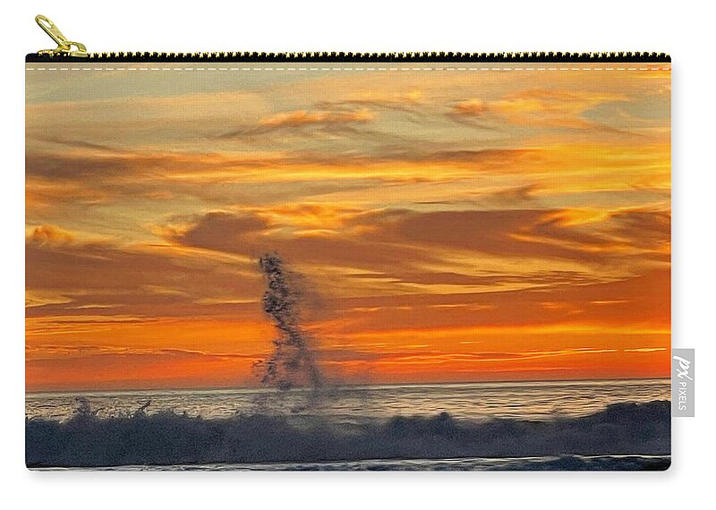 North Coast Zip Pouch featuring the photograph Cooks Beach Sunset by Perry Hoffman