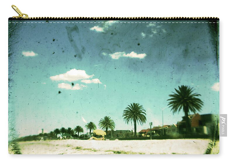 Beach Zip Pouch featuring the photograph Daydream by Andrew Paranavitana