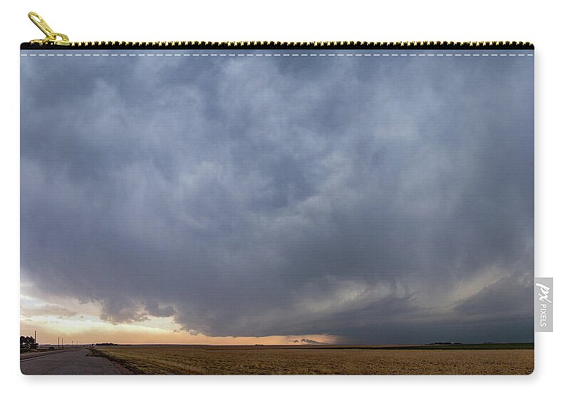 Nebraskasc Zip Pouch featuring the photograph Eastern Colorado Supercell 002 by Dale Kaminski