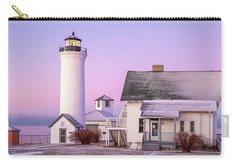 Tibbetts Point Lighthouse Zip Pouch featuring the photograph Five Below by Rod Best
