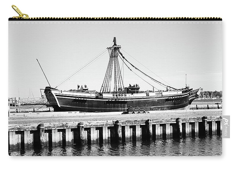 Friendship Of Salem Zip Pouch featuring the photograph Friendship of Salem Ship by Lisa Cuipa