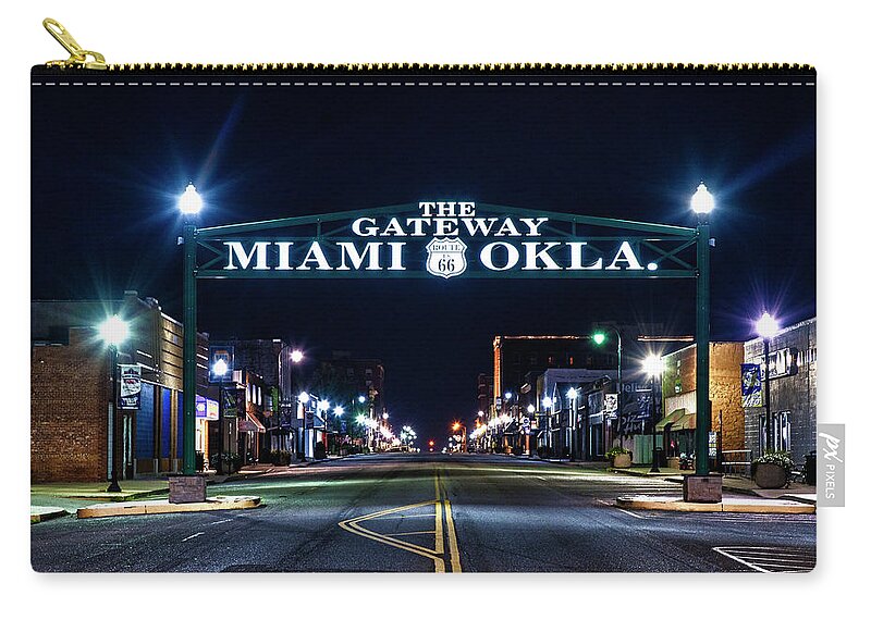 Travel Zip Pouch featuring the photograph Gateway to Route 66 by Andy Crawford
