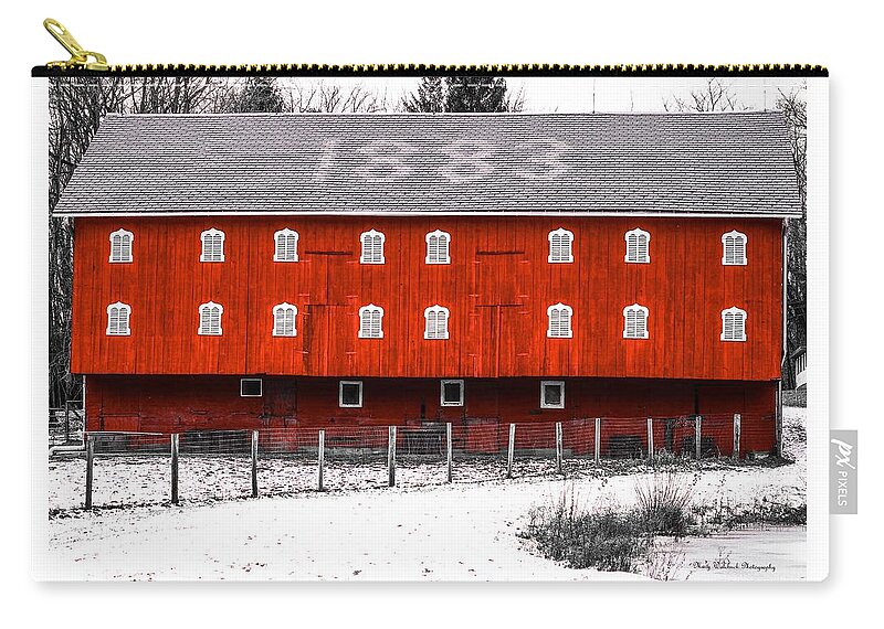 Ohio Carry-all Pouch featuring the photograph Hartong Barn by Mary Walchuck