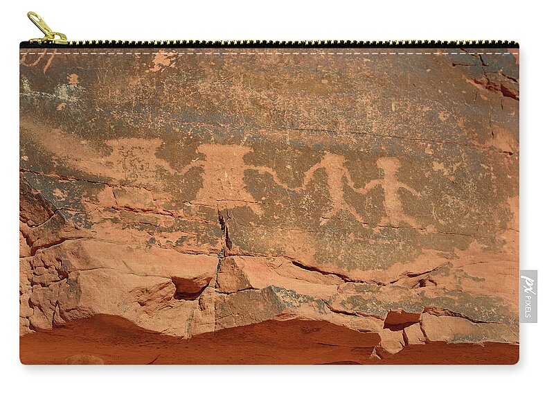 Valley Of Fire State Park Zip Pouch featuring the photograph Human petroglyphs in Valley of Fire State Park, Nevada, USA by Kevin Oke