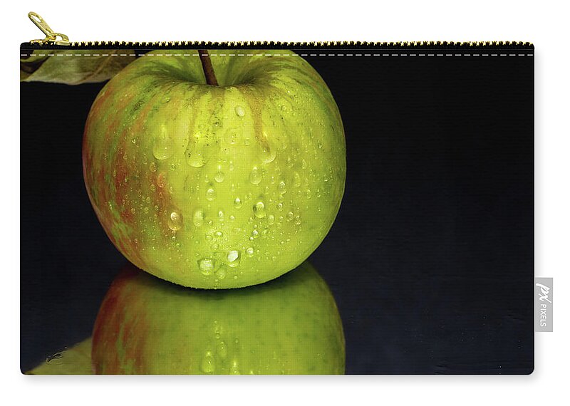 Apple Zip Pouch featuring the photograph Juicy green apple by Agnes Caruso
