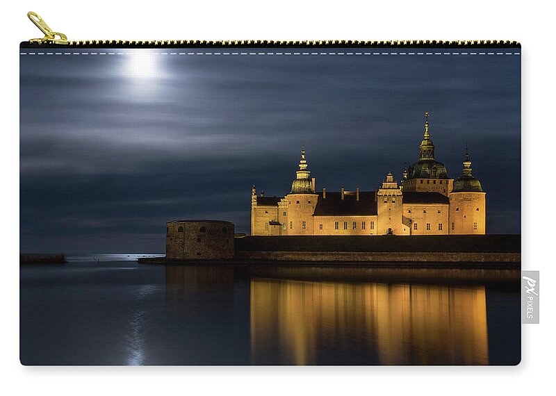 Heritage Zip Pouch featuring the photograph Kalmar Castle by Alexander Farnsworth