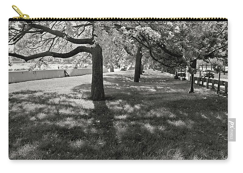 Lakeshore Zip Pouch featuring the photograph Lakeshore Drive bw by Carolyn Stagger Cokley
