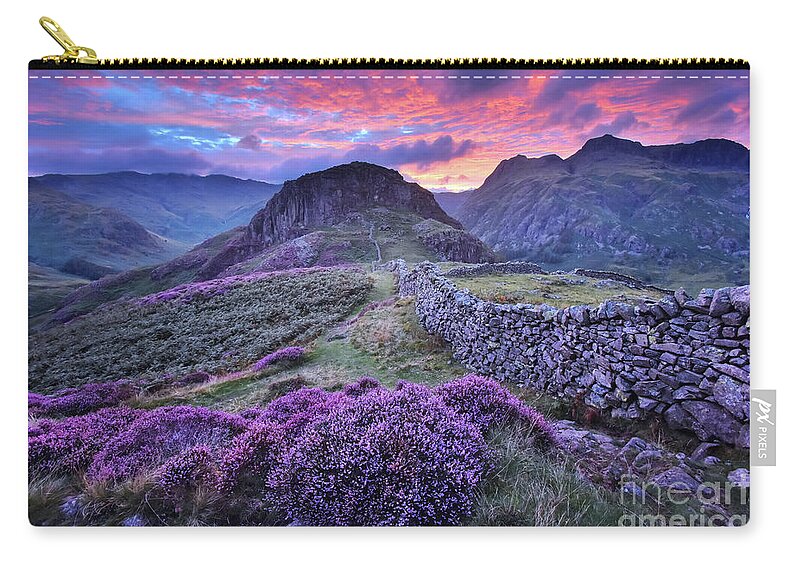 Sky Zip Pouch featuring the photograph Lingmoor Fell 1.0 by Yhun Suarez