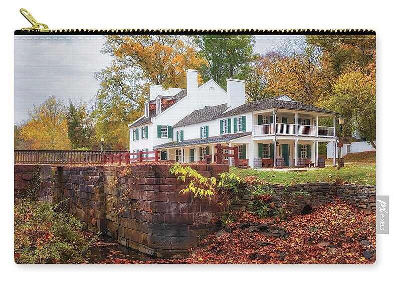 C&o Canal Zip Pouch featuring the photograph Lockhouse 12 - Great Falls Tavern by Susan Rissi Tregoning