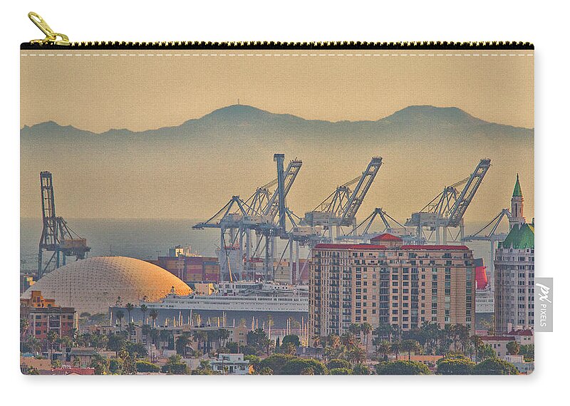 Long Beach Zip Pouch featuring the photograph Long Beach Vista by Tom Kelly