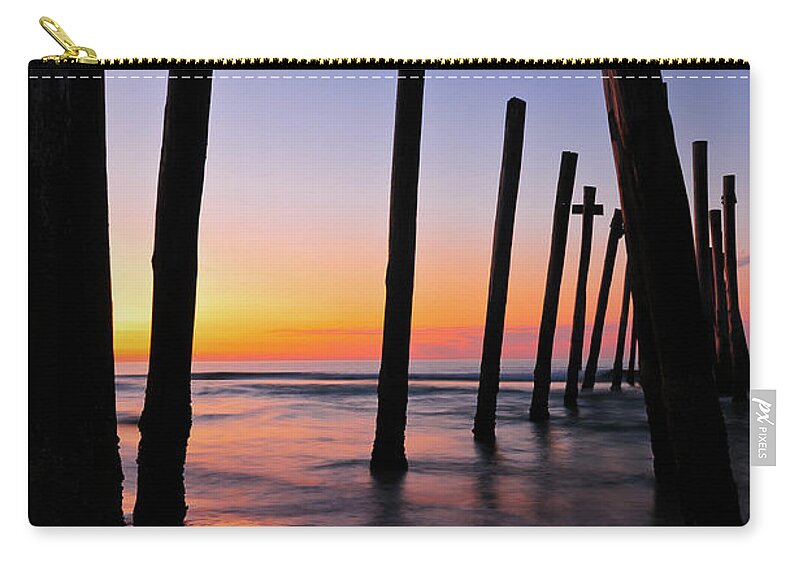 59th Pier Zip Pouch featuring the photograph Looking Through by Louis Dallara
