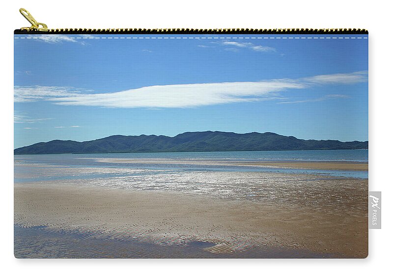Island Zip Pouch featuring the photograph Magnetic View by Maryse Jansen