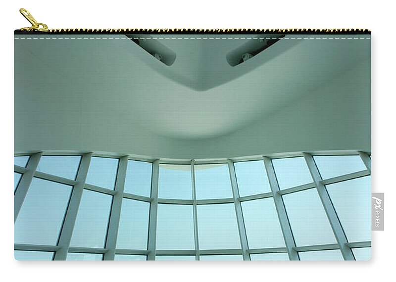 Milwaukee Zip Pouch featuring the photograph Milwaukee Art Museum by Patty Colabuono