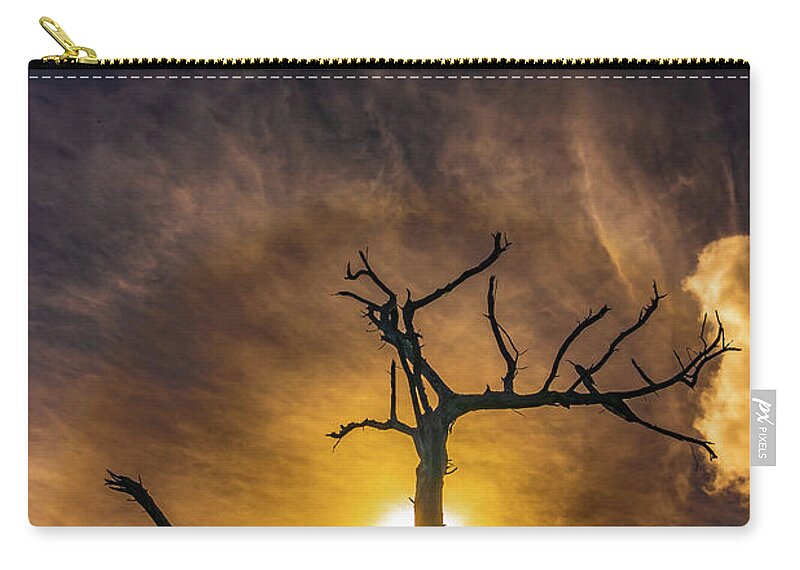 Hawaii Zip Pouch featuring the photograph Morning Rise by John Bauer