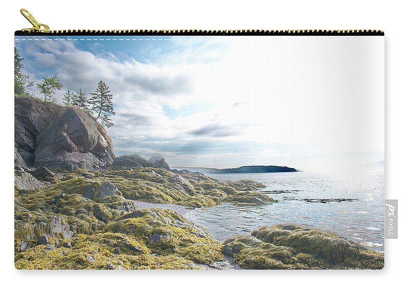 Partridge Island Zip Pouch featuring the photograph Partridge Island Beach by Alan Norsworthy
