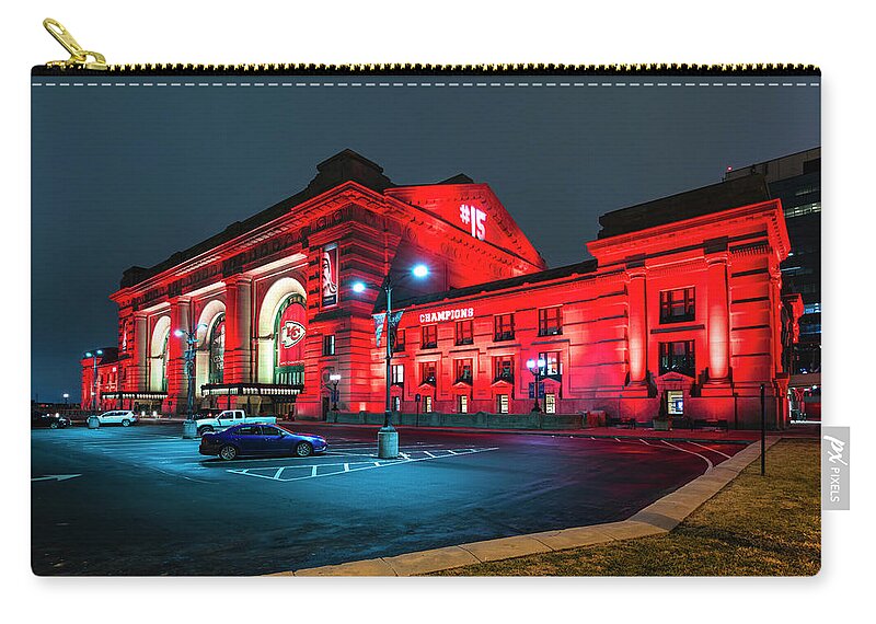 Kansas City Zip Pouch featuring the photograph Red Union i by Ryan Heffron