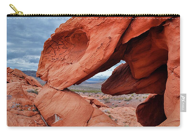 Bowl Of Fire Zip Pouch featuring the photograph Redstone Lake Mead Arch by Kyle Hanson