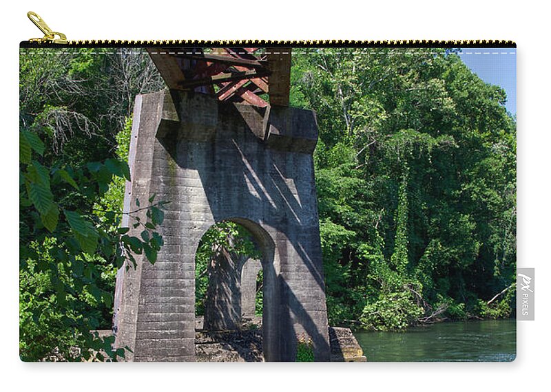 Ocoee Dam Zip Pouch featuring the photograph Sugarloaf Mountain Park 4 by Phil Perkins